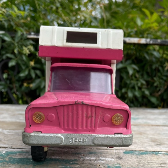 Vintage 1963-69 Tonka Toys Mini Pink Jeep Camper Truck - Picture 4 of 11